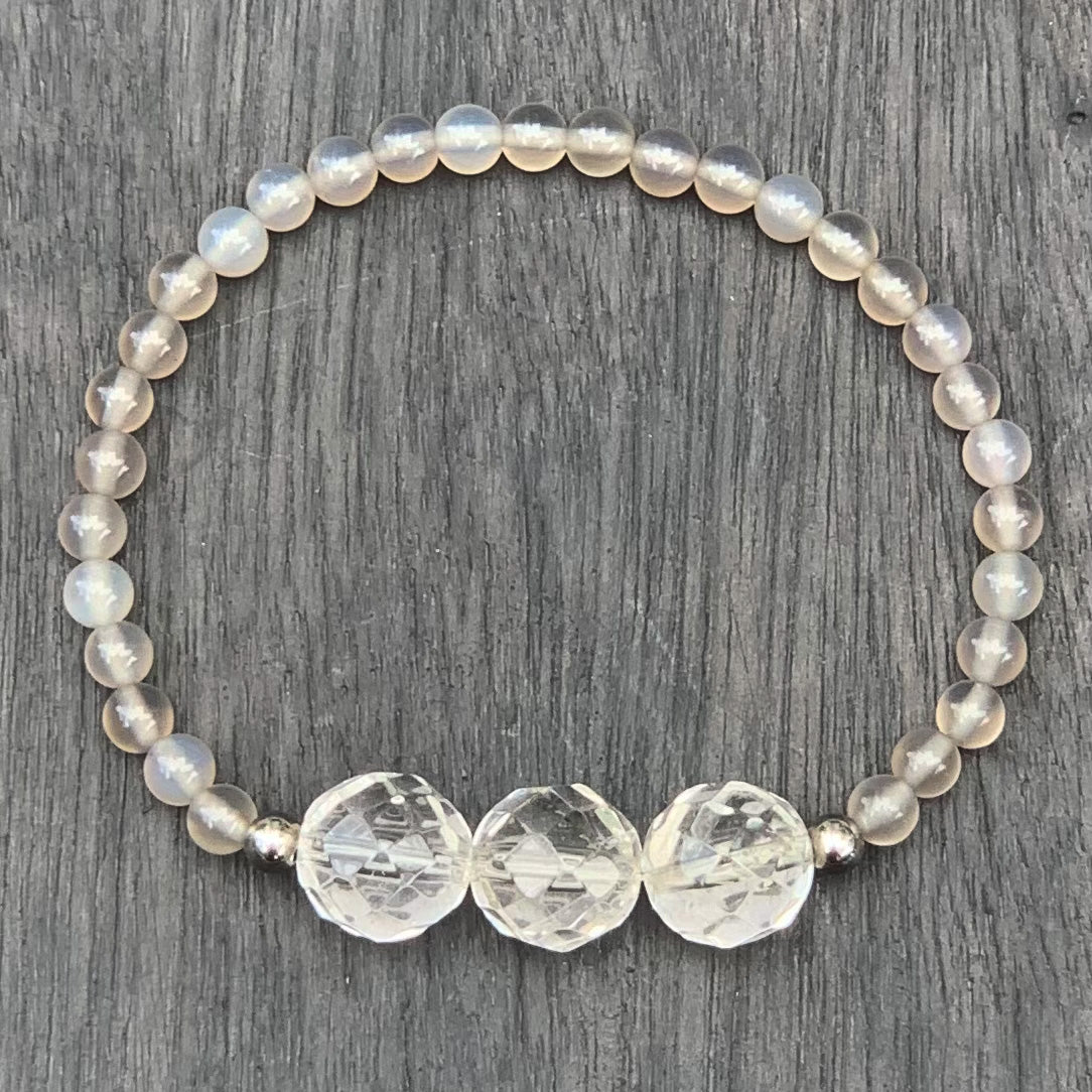 Gray Agate & Faceted Quartz bracelet